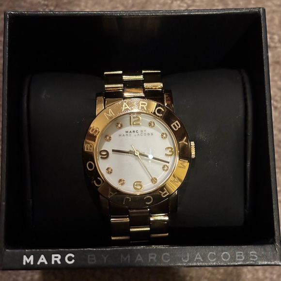 Marc Jacobs Gold Tone Women\'s Bracelet Watch with White Dial main image 11